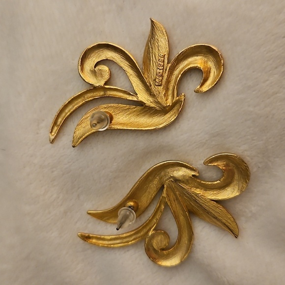 VTG JJ JONNETTE 1986 Elegant Abstract Fleur-de-lis Goldtone Brooch Earrings Set - Picture 5 of 6